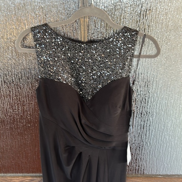 Vince Camuto Sequin Mesh Yoke Column Gown size 6. - Picture 8 of 12